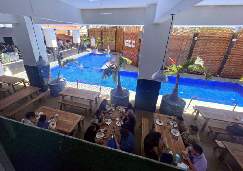 フィリピン留学 Cebu21 - GLC-Swimming Pool-4